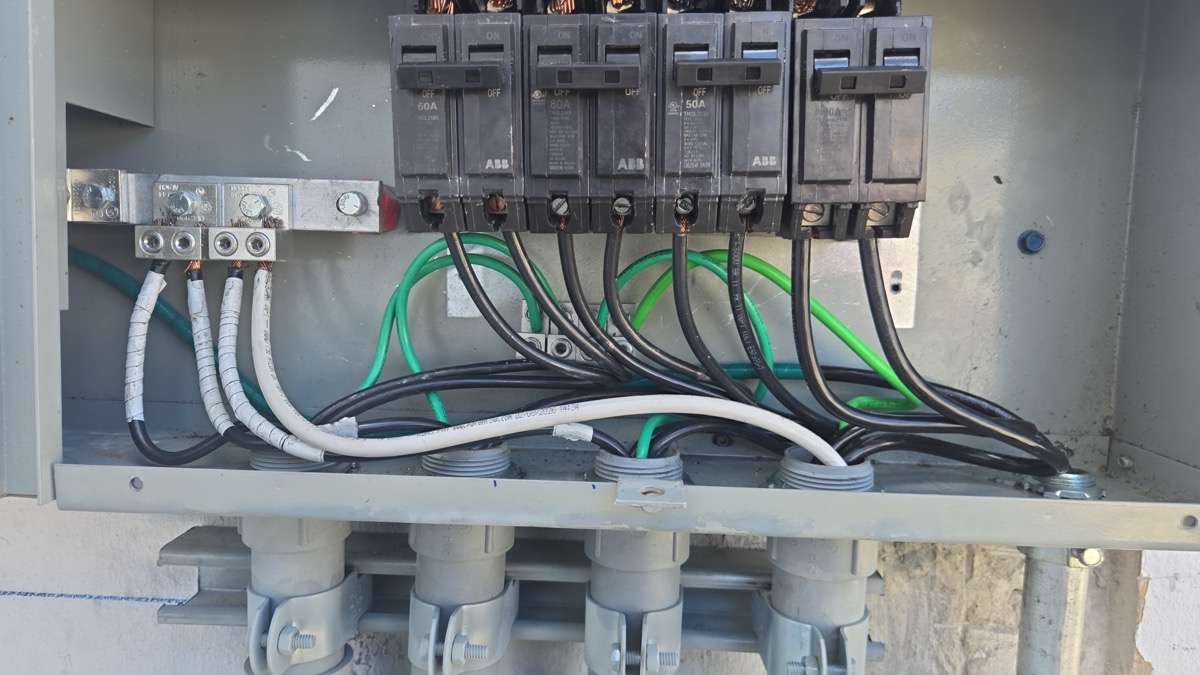 Cableado y protecciones en una instalación de King Electric PR