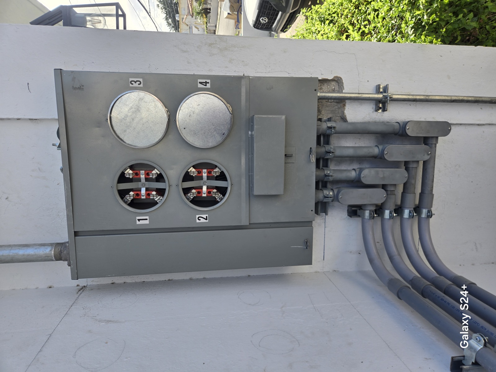 Detalle de base de contador instalada por King Electric PR